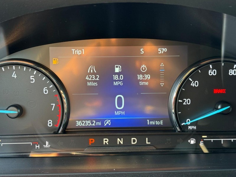 Ford Explorer Vehicle Image 28