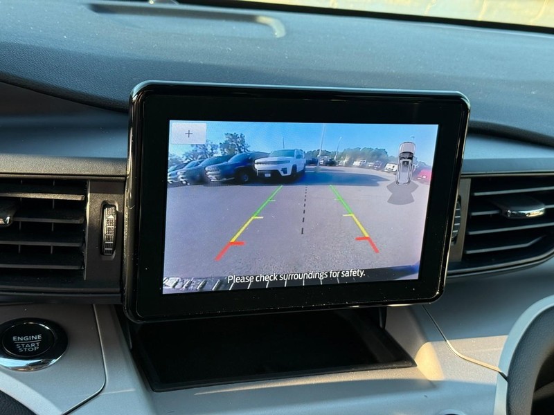 Ford Explorer Vehicle Image 29
