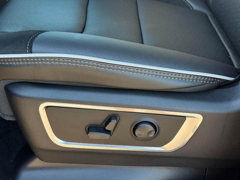Ram 1500 Vehicle Image 17