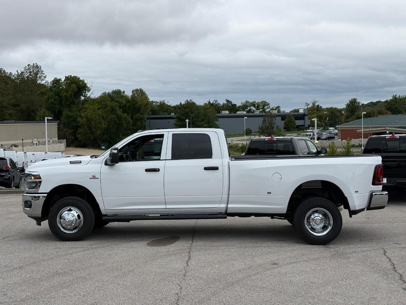 Ram 3500 Vehicle Image 03