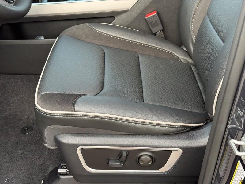 Ram 1500 Vehicle Image 15