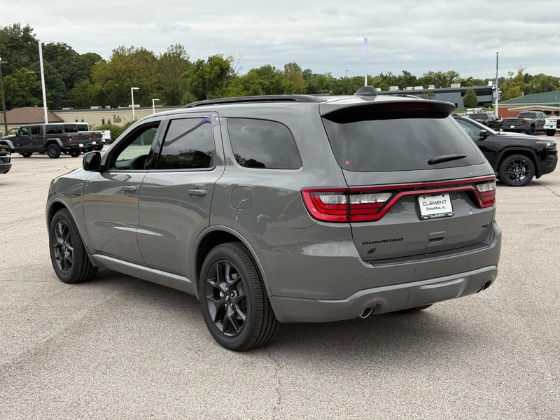 Dodge Durango Vehicle Full-screen Gallery Image 3