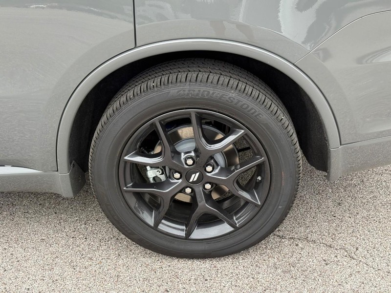 Dodge Durango Vehicle Full-screen Gallery Image 4