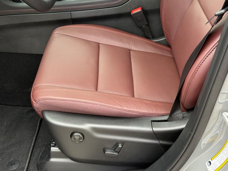 Dodge Durango Vehicle Full-screen Gallery Image 13