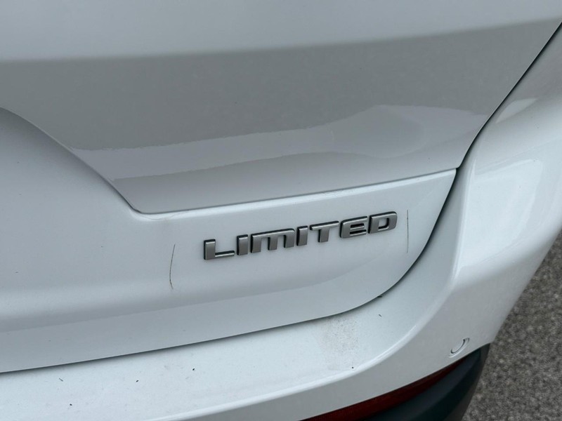 Jeep Grand Cherokee L Vehicle Image 07