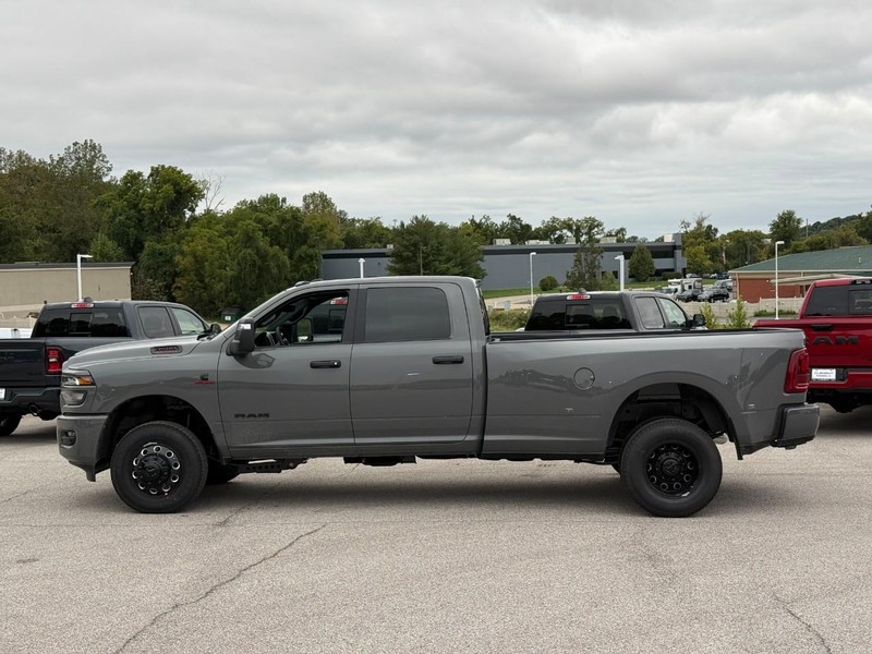 Ram 3500 Vehicle Image 03