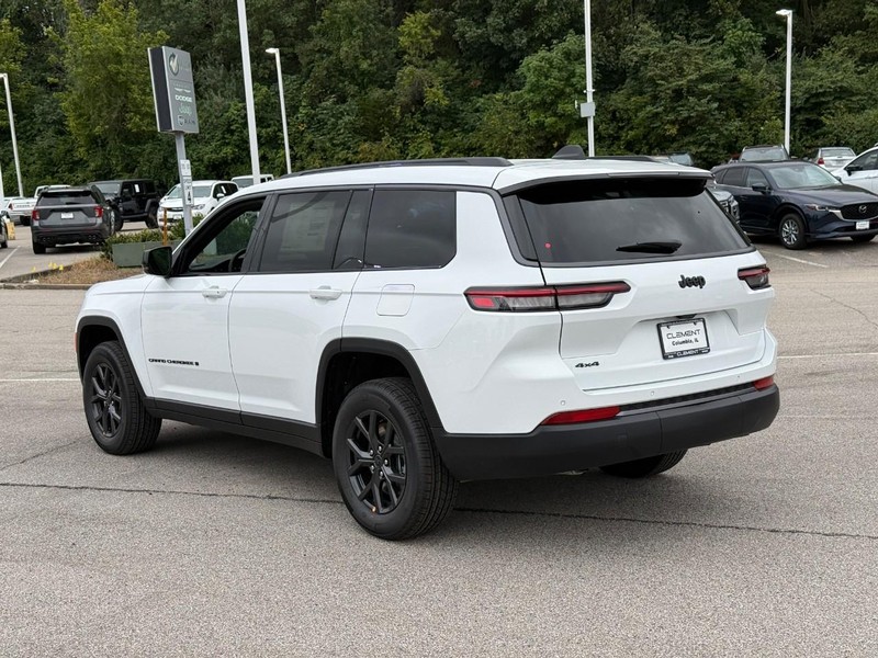 Jeep Grand Cherokee L Vehicle Image 04