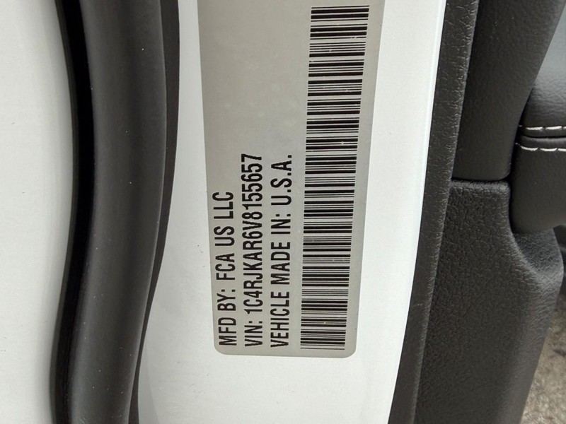 Jeep Grand Cherokee L Vehicle Image 24