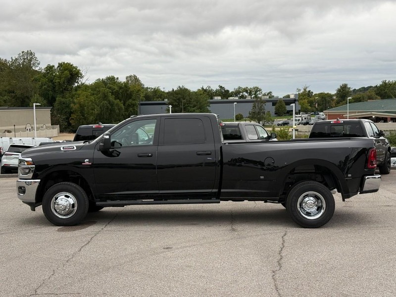 Ram 3500 Vehicle Image 03