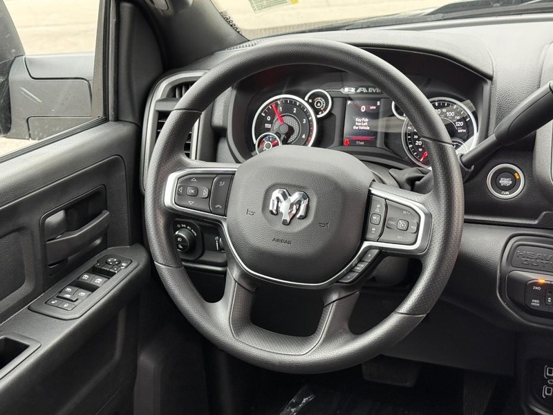 Ram 3500 Vehicle Image 09