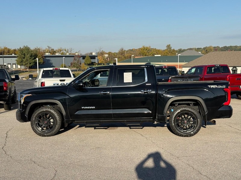 Toyota Tundra 4WD Vehicle Image 03