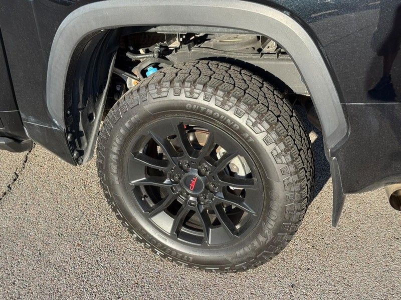 Toyota Tundra 4WD Vehicle Image 05