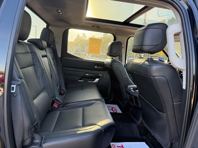 Toyota Tundra 4WD Vehicle Image 13