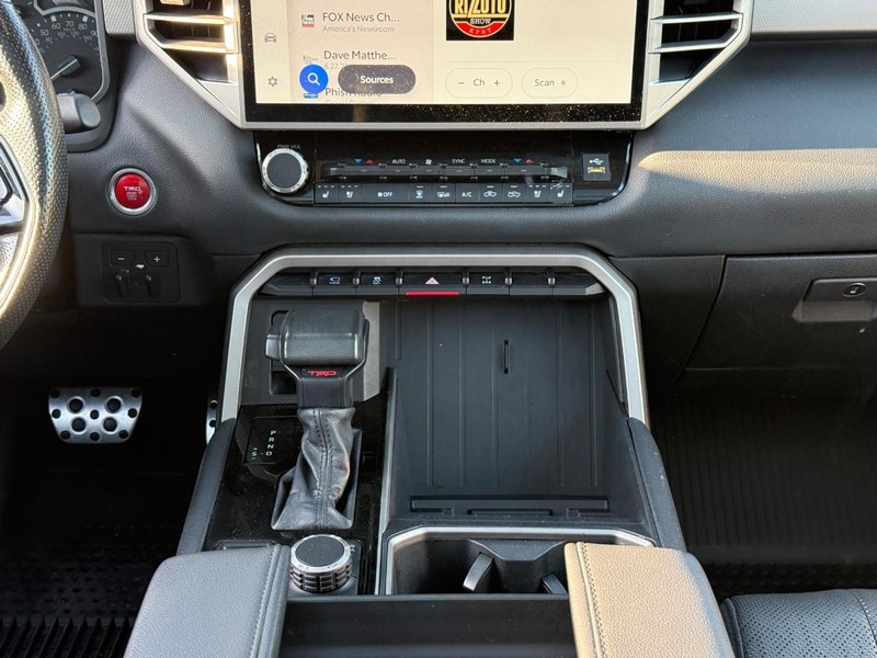 Toyota Tundra 4WD Vehicle Image 17