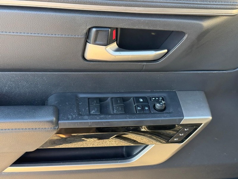 Toyota Tundra 4WD Vehicle Image 18