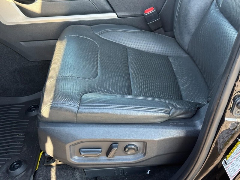 Toyota Tundra 4WD Vehicle Image 20
