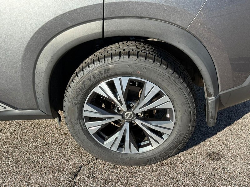 Nissan Rogue Vehicle Image 05
