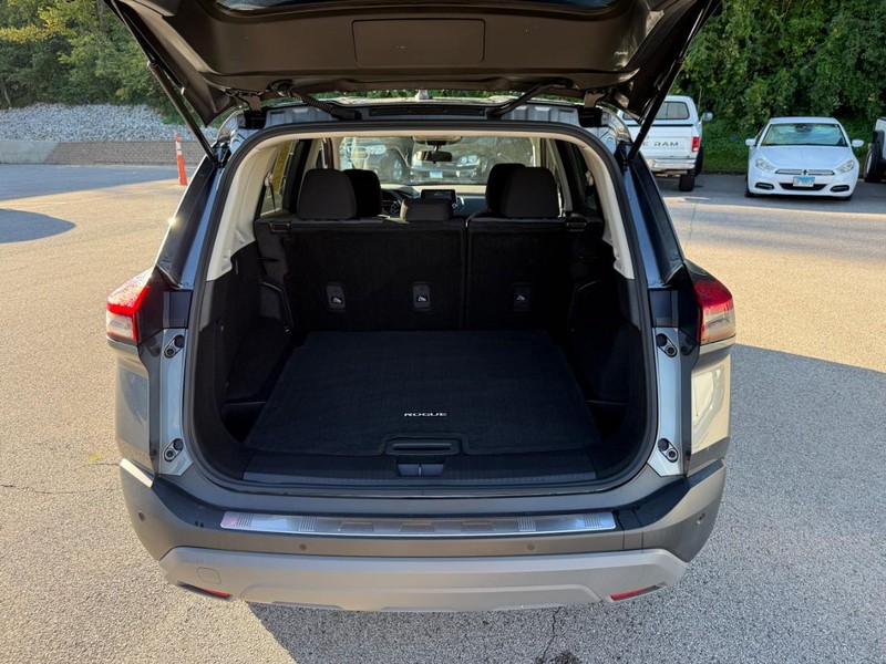 Nissan Rogue Vehicle Image 08
