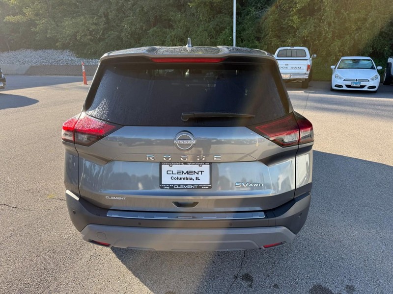 Nissan Rogue Vehicle Image 09