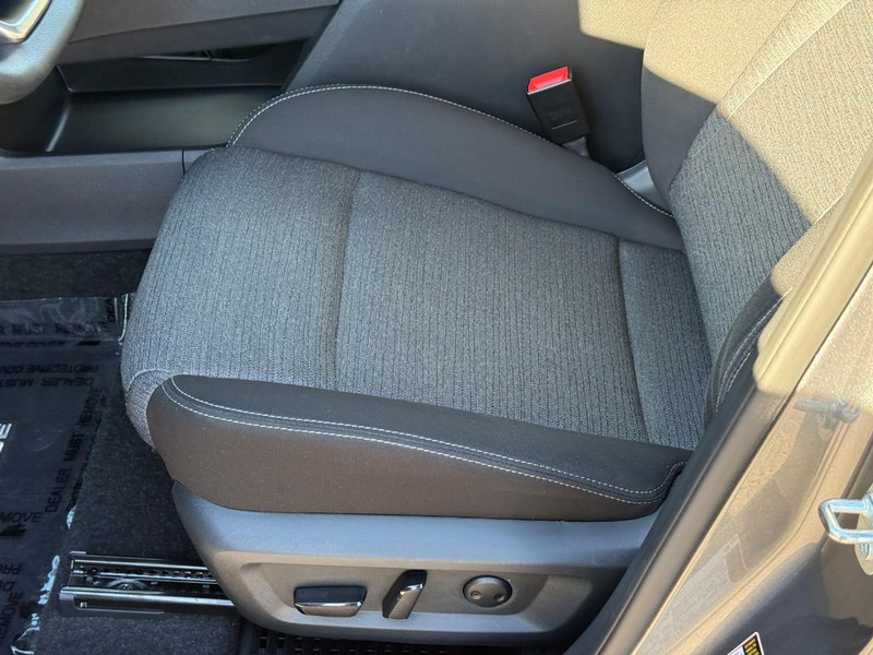 Nissan Rogue Vehicle Image 20