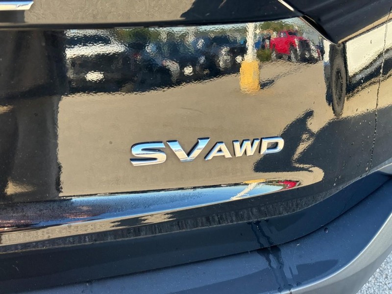 Nissan Rogue Vehicle Image 07