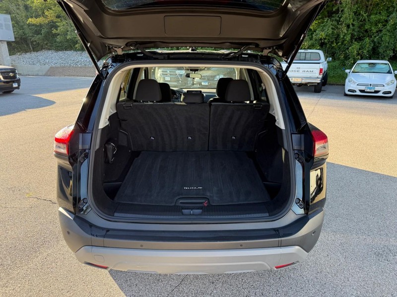 Nissan Rogue Vehicle Image 08