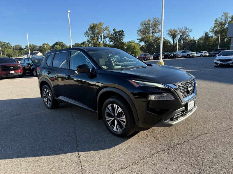 Nissan Rogue Vehicle Image 12