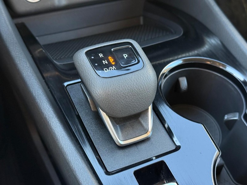 Nissan Rogue Vehicle Image 26