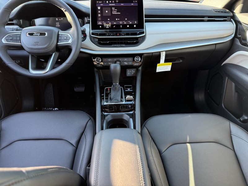 Jeep Compass Vehicle Image 09