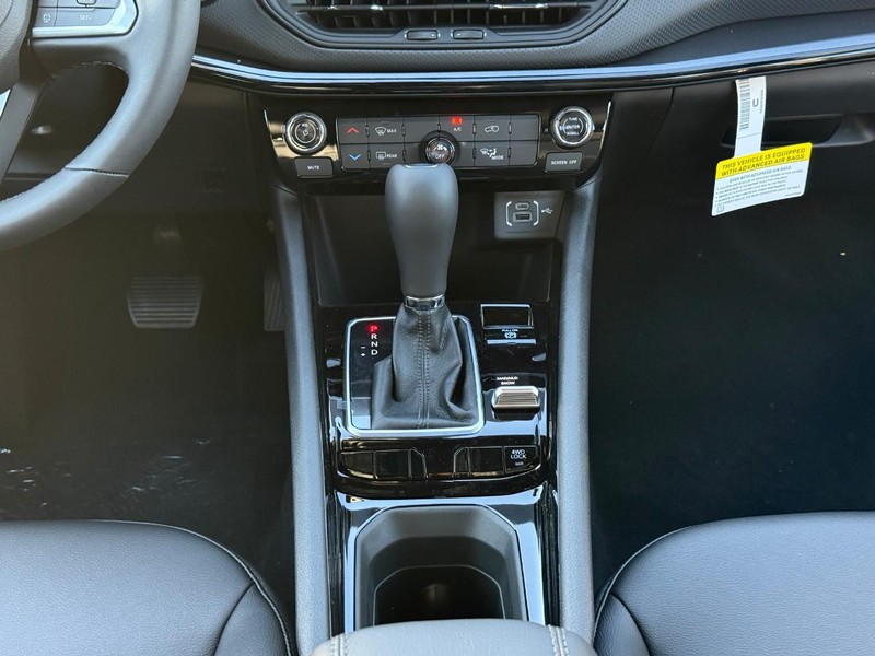 Jeep Compass Vehicle Image 13