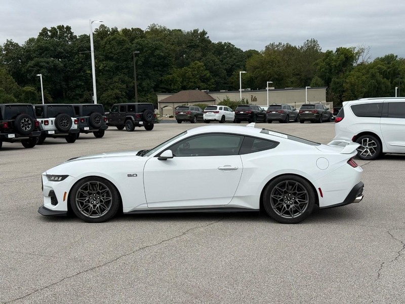 Ford Mustang Vehicle Image 03