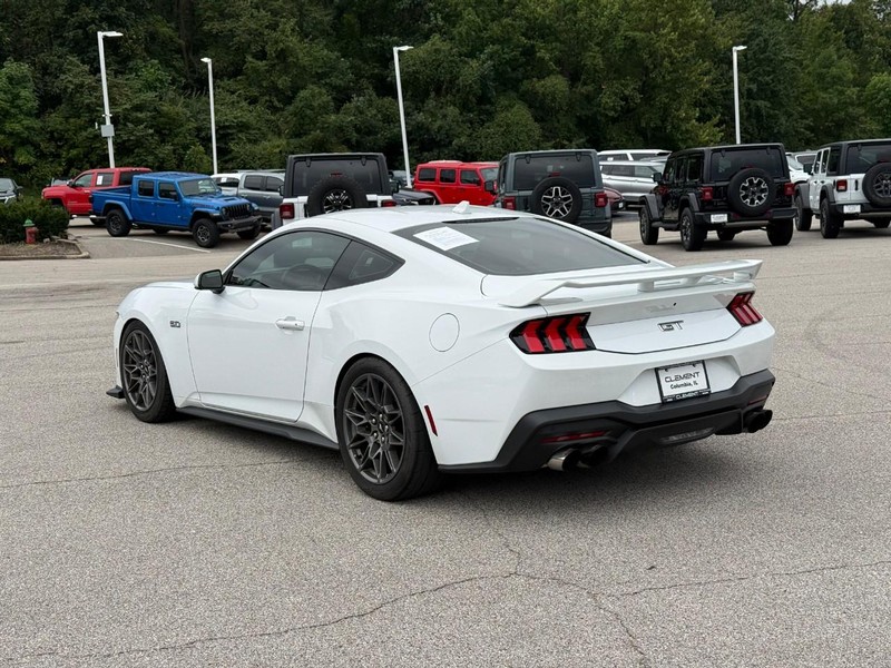 Ford Mustang Vehicle Image 04