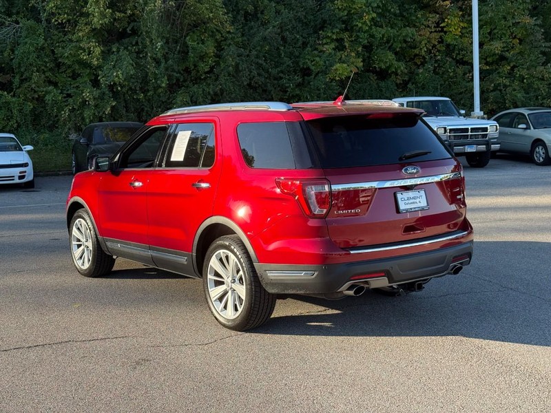 Ford Explorer Vehicle Image 04
