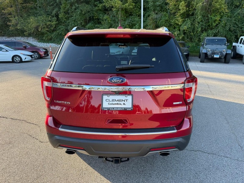 Ford Explorer Vehicle Image 09