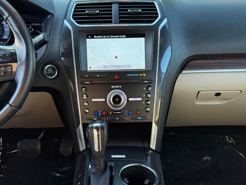Ford Explorer Vehicle Image 19