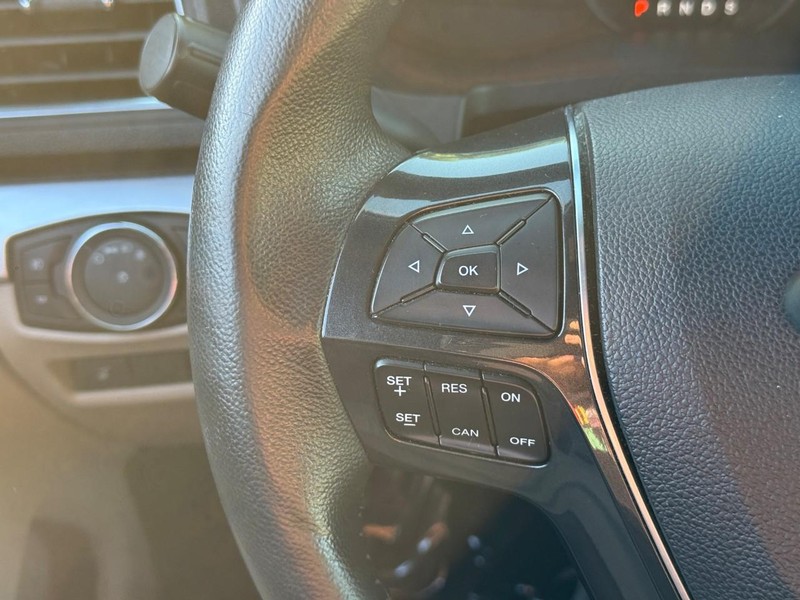 Ford Explorer Vehicle Image 25