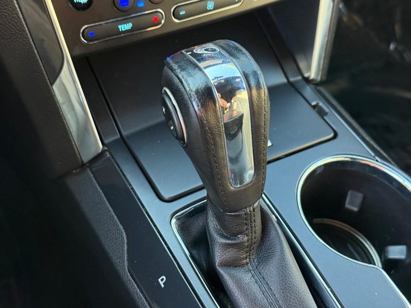 Ford Explorer Vehicle Image 27