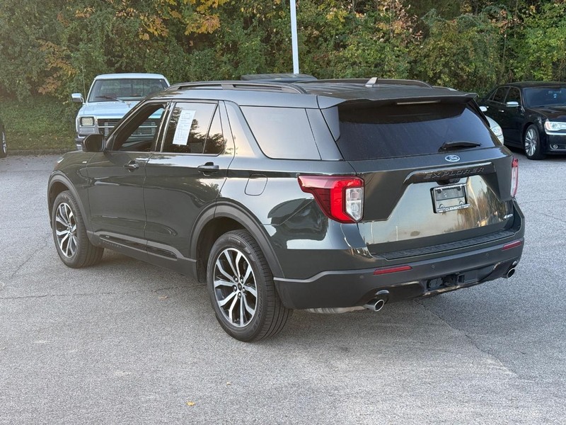 Ford Explorer Vehicle Image 04