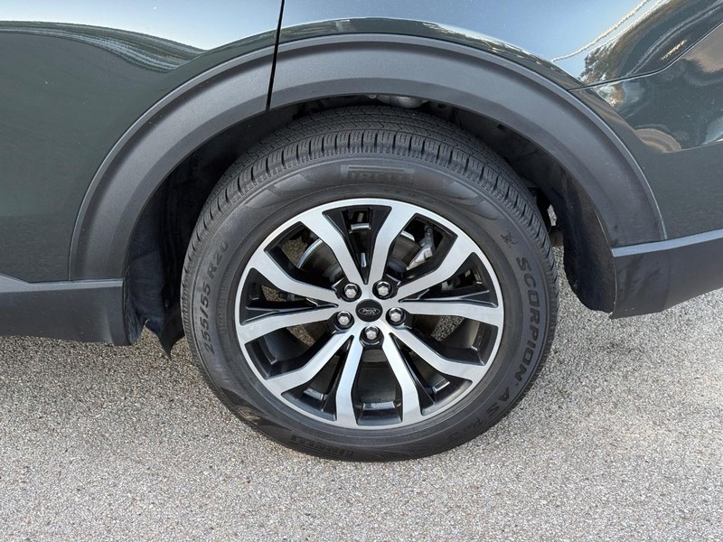 Ford Explorer Vehicle Image 05