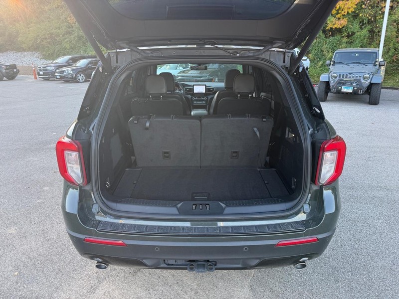 Ford Explorer Vehicle Image 07