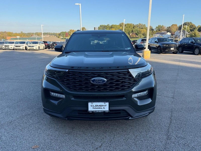Ford Explorer Vehicle Image 12