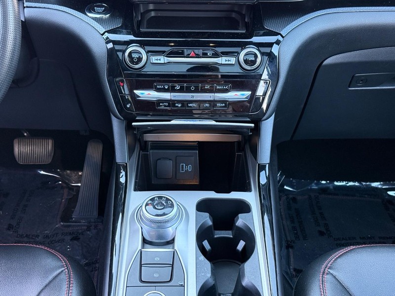 Ford Explorer Vehicle Image 18