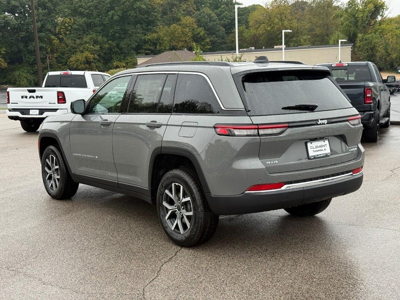 Jeep Grand Cherokee Vehicle Image 04