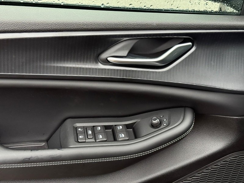 Jeep Grand Cherokee Vehicle Image 14