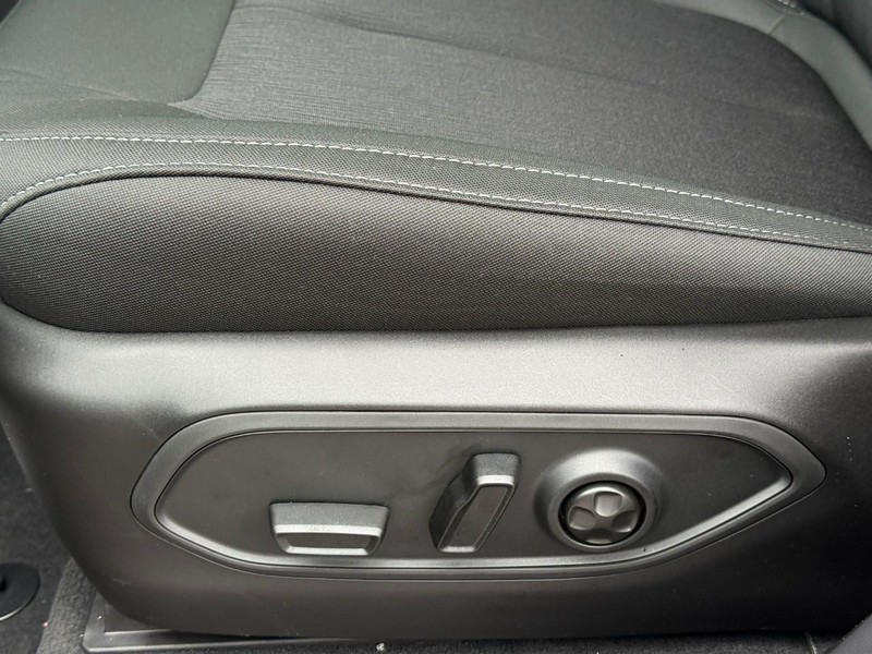 Jeep Grand Cherokee Vehicle Image 17