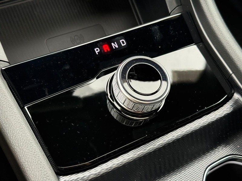 Jeep Grand Cherokee Vehicle Image 20