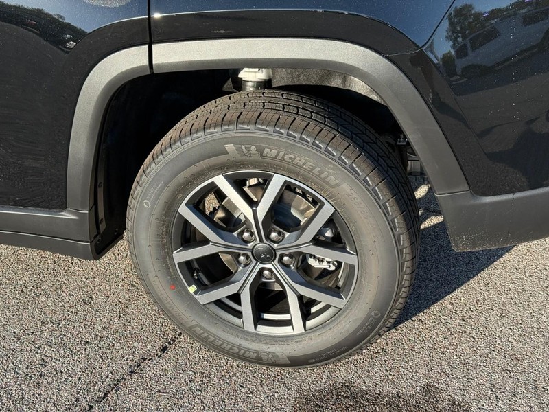 Jeep Grand Cherokee Vehicle Image 05
