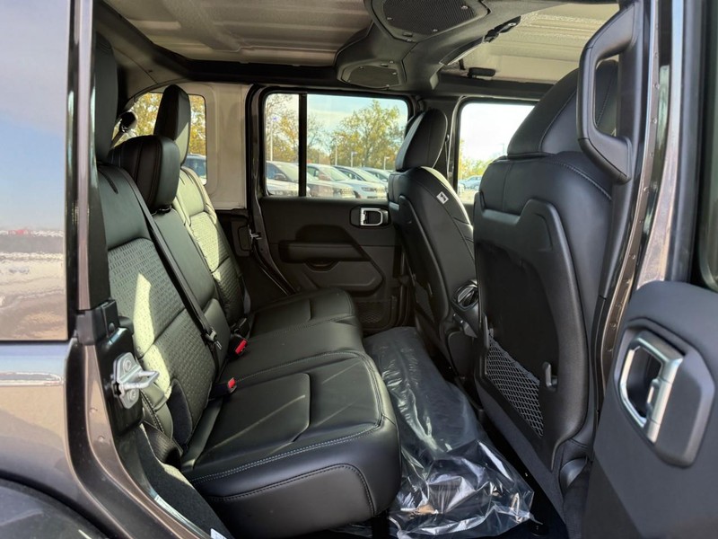 Jeep Wrangler Vehicle Image 07