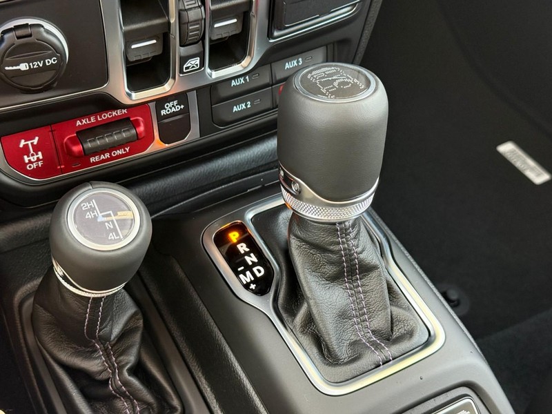 Jeep Wrangler Vehicle Image 18