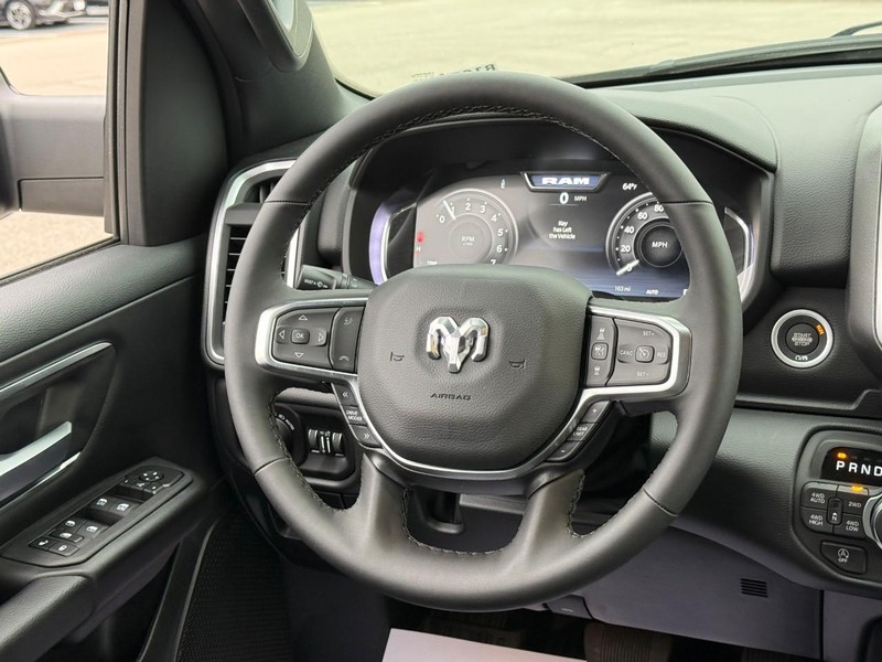 Ram 1500 Vehicle Image 11